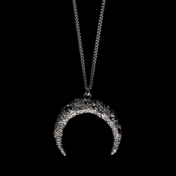LUNA ADVERSA NECKLACE